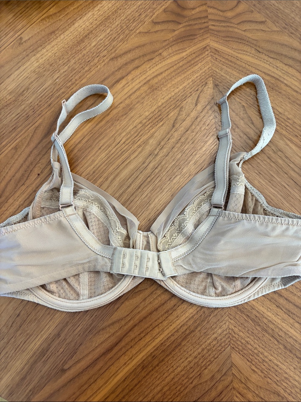 Chantelle Sheer Lace Underwire Bra in Light Beige 34DD - Picture 6 of 8